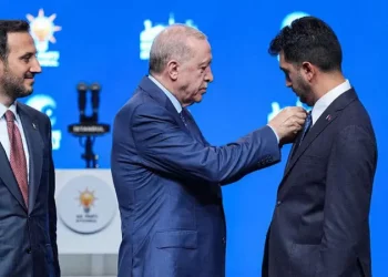 3 عمد بلديات في إسطنبول ينضمون إلى حزب العدالة والتنمية