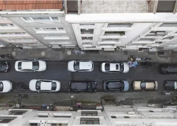 أزمة مواقف السيارات تفاقم معاناة سكان إسطنبول
