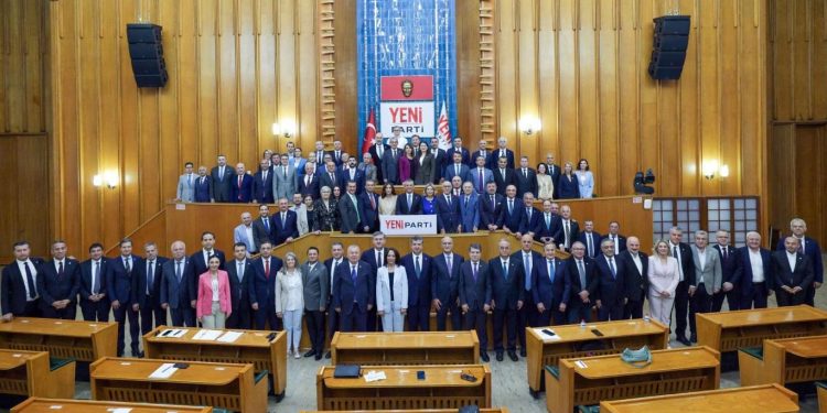 الحزب الجديد في تركيا يستعد لانتخاباته الأولى