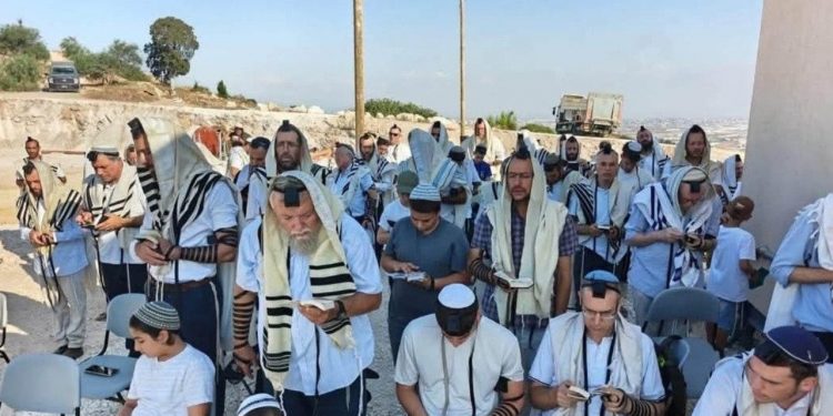 بعد 20 عاماً على إخلائها.. إسرائيليون يعودون لمستوطنة “كاديم” شرقي جنين