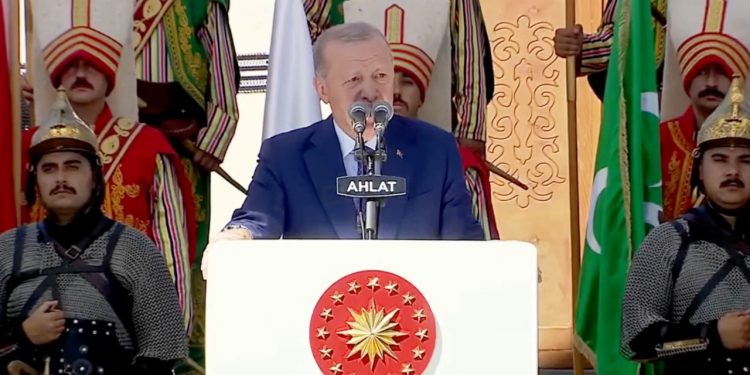 أردوغان يرد على الهجوم الإسرائيلي في سوريا: “لدينا خطتنا”!