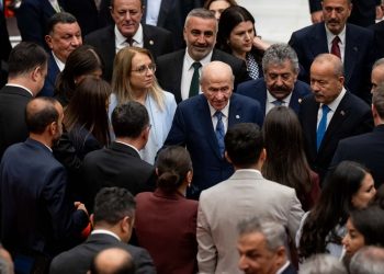 حليف أردوغان يدعو لإعادة تنظيم الأحزاب السياسية والمنظومة الانتخابية