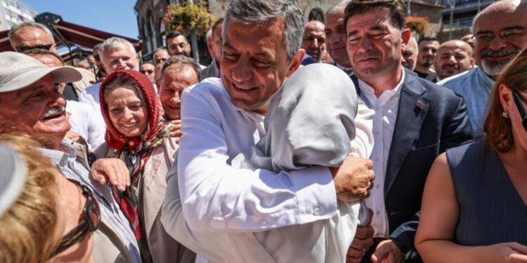 تركيا.. “الحزب الجديد” يستقطب 300 ألف عضو