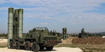 هل تحل الإمارات أزمة تركيا بشأن منظومة S-400 الروسية؟