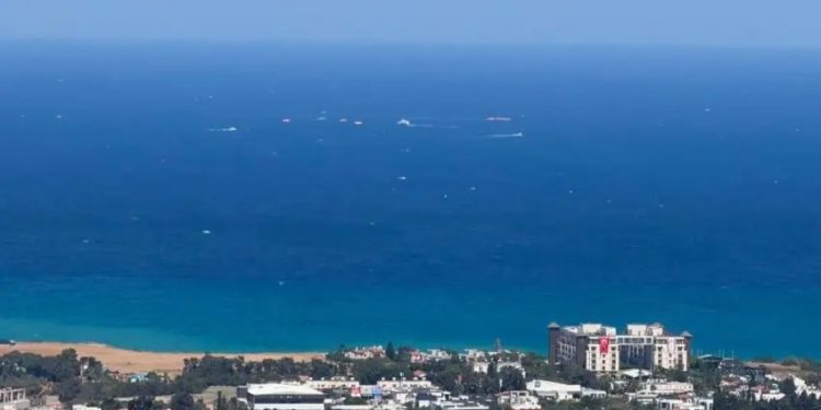 فيديو.. غرق سفينة على متنها 279 راكبًا قبالة سواحل قبرص التركية