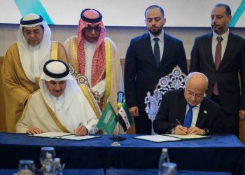 السعودية وسوريا توقعان مذكرات تفاهم بشأن الطرق والسكك الحديدية