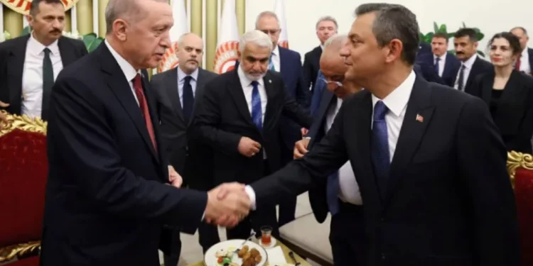 مراد يتكين: استراتيجية أردوغان “إن لم تكن رابحًا فاجعلهم يخسرون” تسير بالتوازي مع مسار “تركيا بلا إرهاب”