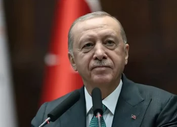 قيادي بالعدالة والتنمية يحسم جدل ترشح أردوغان: “تقديم الانتخابات ولو لأسبوع يمنحه الحق بالترشح”