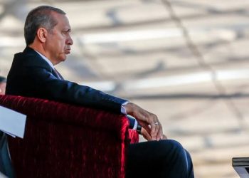 صحفي تركي: أزمة الصناديق قد تطيح بأردوغان من سلطته