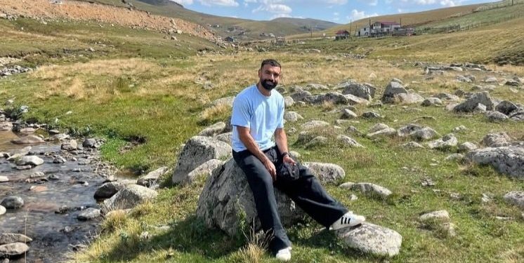 صخرة محمد صلاح تجذب مشجعي طرابزون سبور من كل مكان