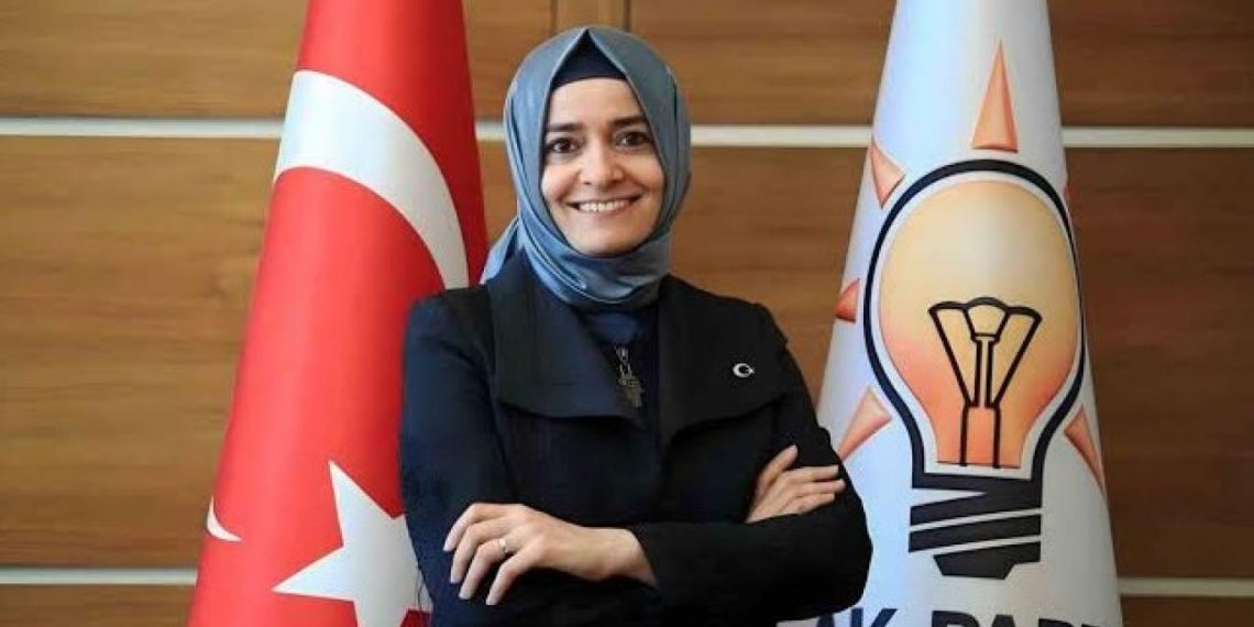 نائبة أردوغان في الحزب الحاكم تستقيل بعد اتهاممها بالتربح المالي
