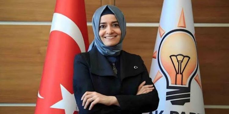 نائبة أردوغان في الحزب الحاكم تستقيل بعد اتهاممها بالتربح المالي