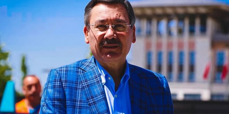 بلدية أنقرة تتقدم ببلاغ ضد عمدتها السابق مليح جوكتاش