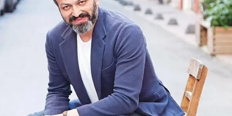 وفاة الممثل التركي سرهات كليتش في منزله عن عمر يناهز 51 عامًا