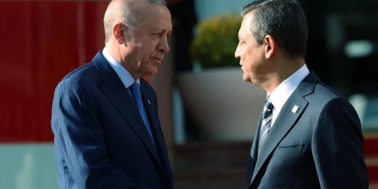 تركيا.. تغريم زعيم المعارضة 800 ألف ليرة لصالح أردوغان