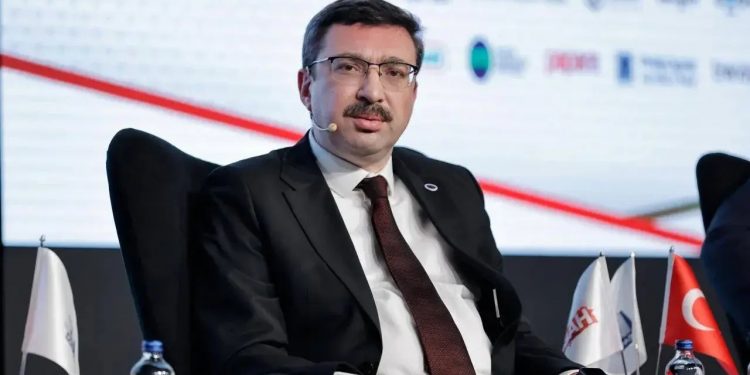 تركيا.. استجواب مسؤول مالي سابق بتحقيقات أزمة الصناديق الاستثمارية