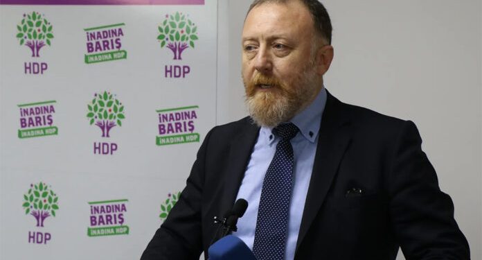 رئيس كتلة الحزب الكردي: “تركيا لا يمكنها الاستمرار تحت ظلال نظام استبدادي”