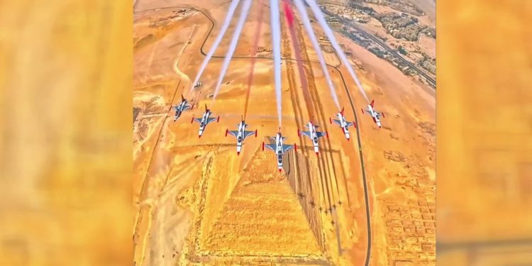 فيديو… “المقاتلات التركية” تحلق أعلى أهرامات الجيزة