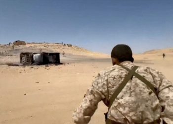 الحوثيون يقتربون من السيطرة على باب المندب