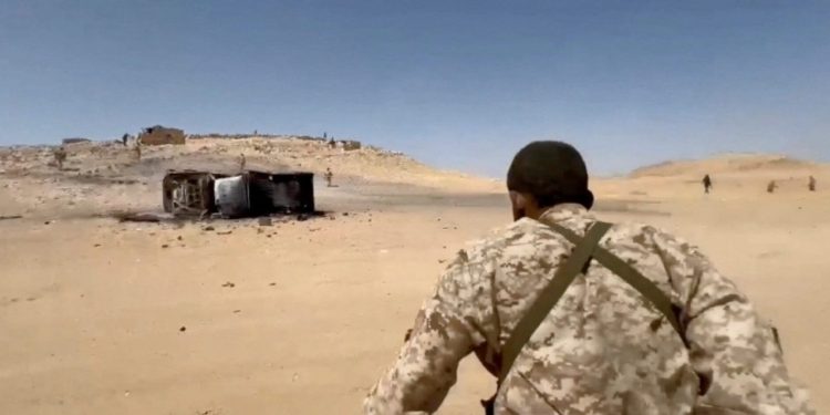 الحوثيون يقتربون من السيطرة على باب المندب