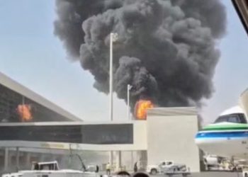 عمليات إجلاء في مطار الرياض بعد تعرضه لهجوم جديد