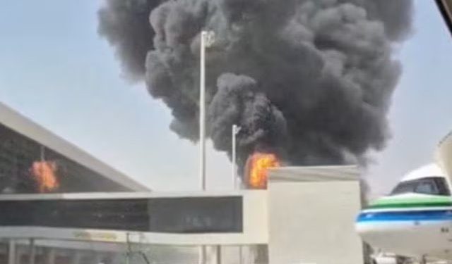 عمليات إجلاء في مطار الرياض بعد تعرضه لهجوم جديد