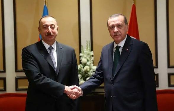 أردوغان يضحي بكبير مستشاريه لإرضاء أذربيجان