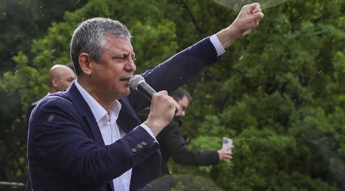 أوزغور أوزيل يرّد على أردوغان: سنصل للصناديق ونفوز بالانتخابات