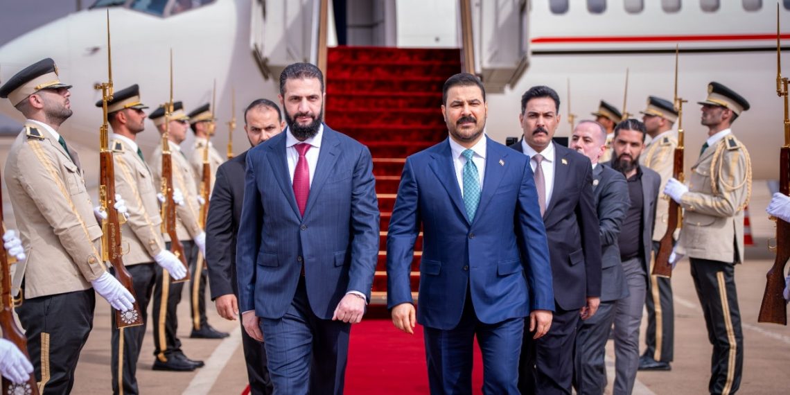 الشرع يستقبل رئيس الوزراء العراقي في أول زيارة رسمية