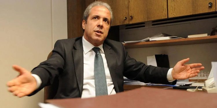 برلماني سابق: أزمة الصناديق الاستثمارية ستطيح بمزيد من الشخصيات