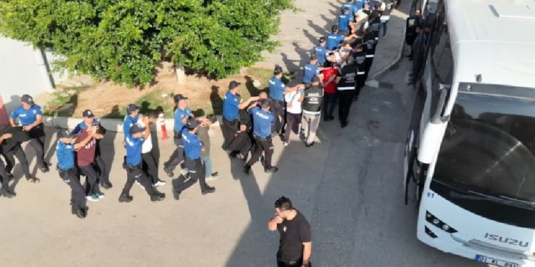 تركيا.. الأمن يفكك مافيا “مغاسل السيارات” الإجرامي ويعتقل 73 متهمًا